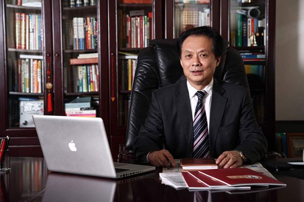 全國人大代表、好醫(yī)生藥業(yè)集團董事長耿福能